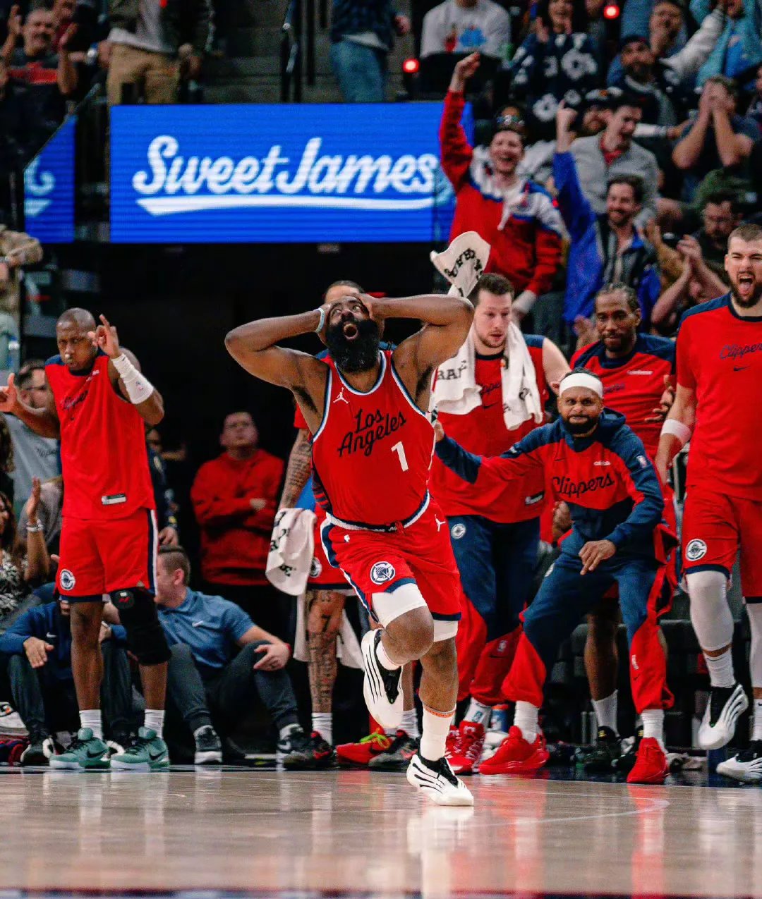 火博体育 -关于洛杉矶快船训练开放日，今夜防线松动引欢呼，法甲在即，球队文化再被提及的信息